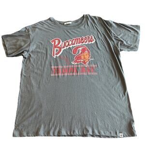 47 NFL Tampa Bay Buccaneers Women Large Gray‎ Distressed Bucco Bruce T-Shirt